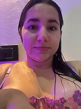 Snapshot of miakhalaf_ chatting on 1, 8, 2026 miakhalaf online show from 1, 8, 2026