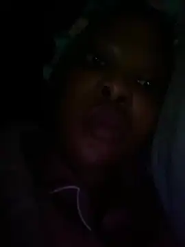 Snapshot of HeyHoneyBee chatting on 27, 7, 2026 HeyHoneyBee online show from 27, 7, 2026