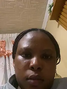 Snapshot of HeyHoneyBee chatting on 28, 7, 2026 HeyHoneyBee online show from 28, 7, 2026