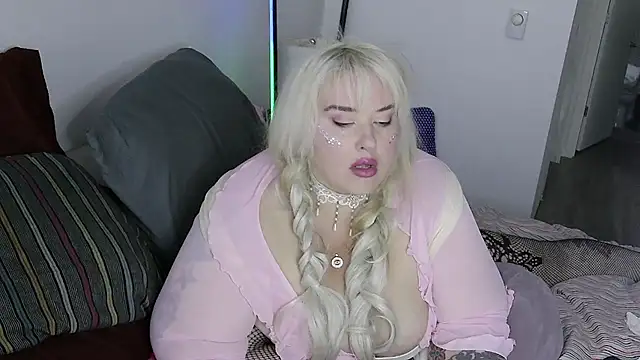 Snapshot of BBWBELLABELLY chatting on 6, 8, 2026 BBWBELLABELLY online show from 6, 8, 2026