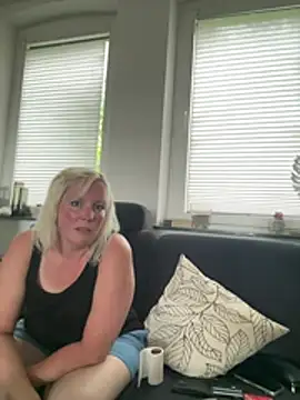 Snapshot of Corahoney_paar chatting on 31, 7, 2026 Corahoney paar online show from 31, 7, 2026