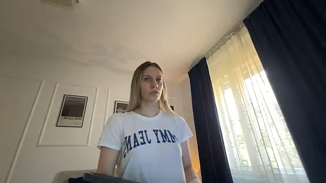 CherryRoseLove  online show from 4, 8, 2026