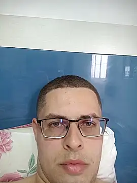 Snapshot of Casal_semFrescura chatting on 3, 8, 2026 Casal semFrescura online show from 3, 8, 2026