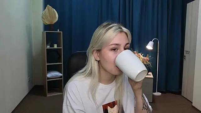 LishaNuding online show from 5, 8, 2026