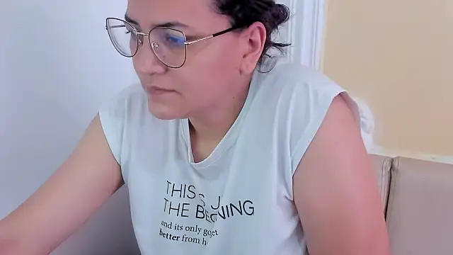 Snapshot of MARILYN_GARCIA chatting on 5, 2, 2025 MARILYN GARCIA online show from 5, 2, 2025
