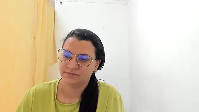 Snapshot of MARILYN_GARCIA chatting on 23, 10, 2025 MARILYN GARCIA online show from 23, 10, 2025