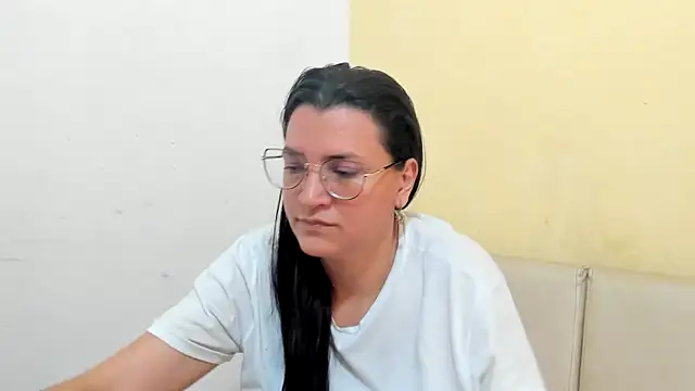 Snapshot of MARILYN_GARCIA chatting on 1, 5, 2026 MARILYN GARCIA online show from 1, 5, 2026