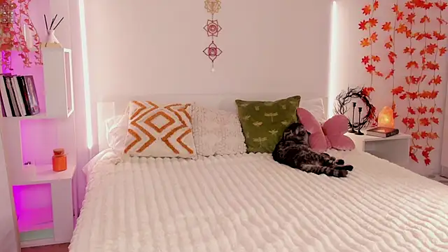 LoveJuliya online show from 9, 11, 2025