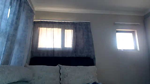 Snapshot of leanna23 chatting on 10, 10, 2025 leanna23 online show from 10, 10, 2025