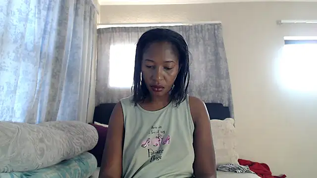 Snapshot of leanna23 chatting on 11, 10, 2025 leanna23 online show from 11, 10, 2025