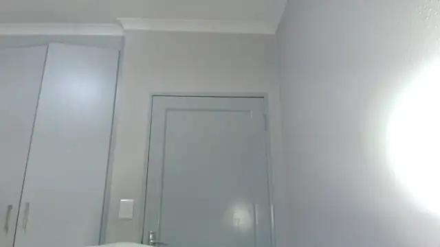 Snapshot of leanna23 chatting on 15, 10, 2025 leanna23 online show from 15, 10, 2025