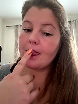 Snapshot of BootyLola chatting on 8, 11, 2025 BootyLola online show from 8, 11, 2025