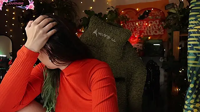 Dead Butterfly online show from 21, 10, 2025