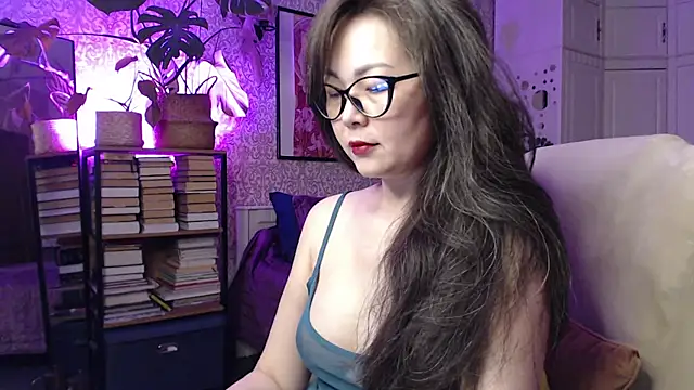 Snapshot of Koreanowner chatting on 13, 11, 2025 Koreanowner online show from 13, 11, 2025