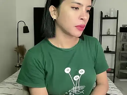 Snapshot of your_bianca69 chatting on 27, 10, 2025 your bianca69 online show from 27, 10, 2025