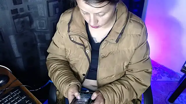 kattydirtylol online show from 7, 4, 2026