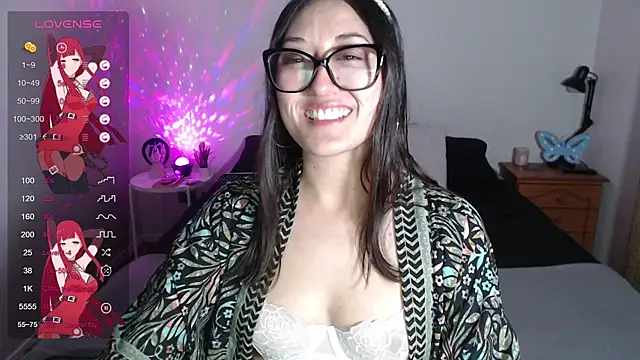 Snapshot of Ninimoon chatting on 5, 10, 2025 Ninimoon online show from 5, 10, 2025