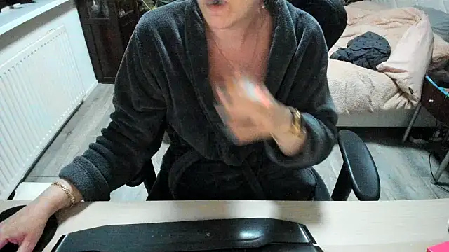 minoesje37 online show from 16, 3, 2025