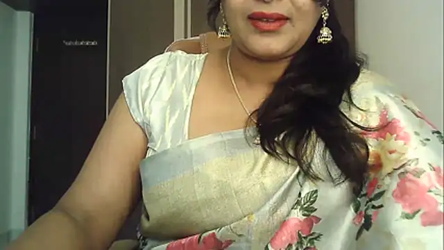 Snapshot of Spandana_Sweety chatting on 18, 10, 2025 Spandana Sweety online show from 18, 10, 2025