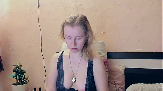 I AM MILF online show from 15, 5, 2026
