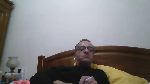 CarlosRocha73 online show from 15, 4, 2026