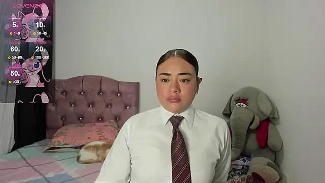 Snapshot of ReyleDoll chatting on 23, 4, 2026 ReyleDoll online show from 23, 4, 2026