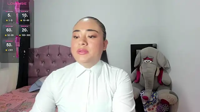 Snapshot of ReyleDoll chatting on 12, 5, 2026 ReyleDoll online show from 12, 5, 2026
