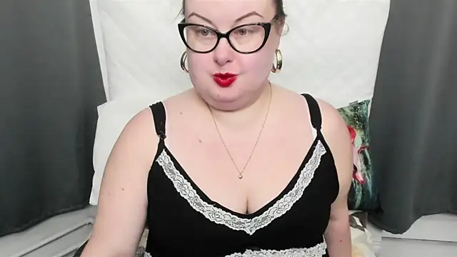 Snapshot of dirtyBonnie chatting on 4, 3, 2025 dirtyBonnie online show from 4, 3, 2025