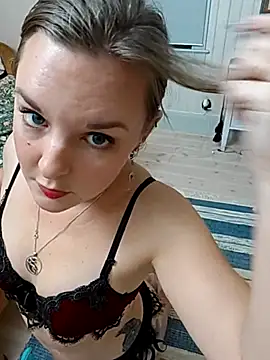 Snapshot of SwedishJennifer chatting on 5, 11, 2025 SwedishJennifer online show from 5, 11, 2025