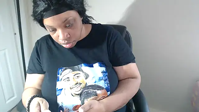 Sexymona1218 online show from 15, 4, 2026