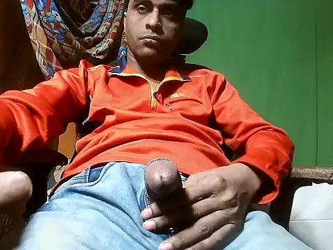 Snapshot of desiboy1101 chatting on 18, 12, 2024 desiboy1101 online show from 18, 12, 2024