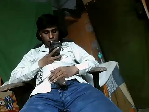 desiboy1101 online show from 28, 10, 2025