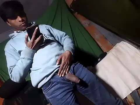 Snapshot of desiboy1101 chatting on 14, 1, 2026 desiboy1101 online show from 14, 1, 2026