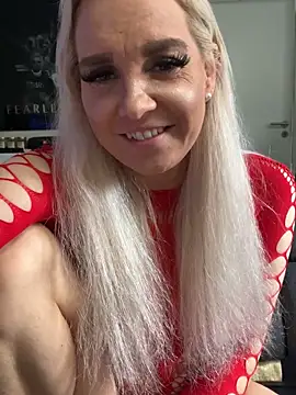 Snapshot of MIA-XXX chatting on 17, 9, 2025 MIA-XXX online show from 17, 9, 2025