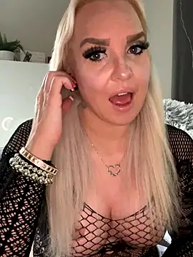 Snapshot of MIA-XXX chatting on 2, 11, 2025 MIA-XXX online show from 2, 11, 2025