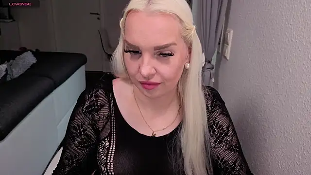 Snapshot of MIA-XXX chatting on 9, 6, 2026 MIA-XXX online show from 9, 6, 2026