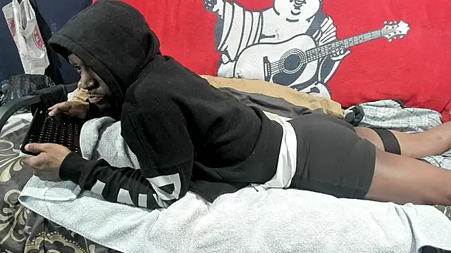 Snapshot of iBreakHeartz chatting on 26, 12, 2024 iBreakHeartz online show from 26, 12, 2024