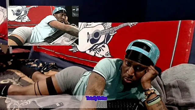 Snapshot of iBreakHeartz chatting on 16, 1, 2025 iBreakHeartz online show from 16, 1, 2025