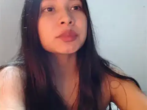 Snapshot of evolet01 chatting on 12, 12, 2024 evolet01 online show from 12, 12, 2024