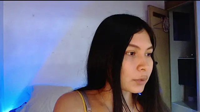 Snapshot of evolet01 chatting on 7, 10, 2025 evolet01 online show from 7, 10, 2025