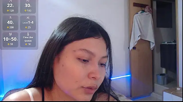 Snapshot of evolet01 chatting on 26, 11, 2025 evolet01 online show from 26, 11, 2025