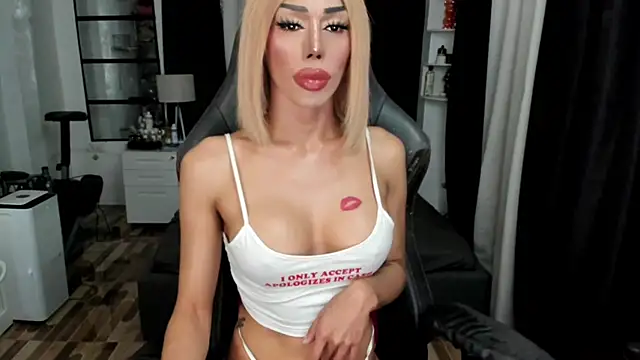 Snapshot of Forever_MissCandace chatting on 26, 5, 2026 Forever MissCandace online show from 26, 5, 2026