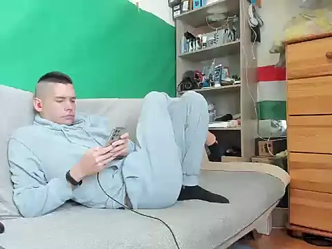 viraglaci18xh online show from 31, 10, 2025