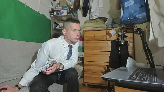 viraglaci18xh online show from 3, 11, 2025