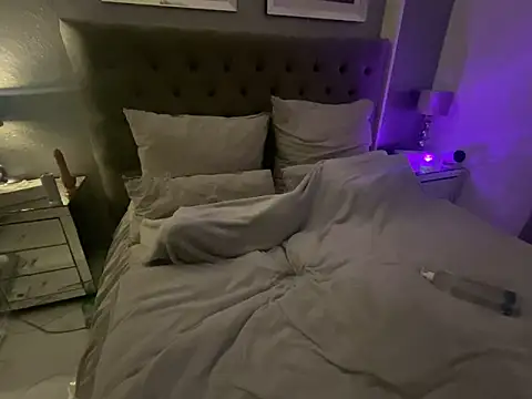  MelinaCurves  online show from 8, 3, 2026