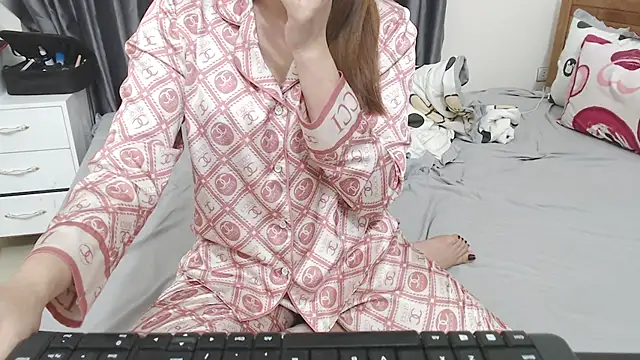 Snapshot of Hanako_love chatting on 1, 2, 2025 Hanako love online show from 1, 2, 2025