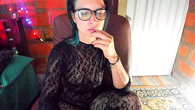 Snapshot of BrianaGarner chatting on 21, 4, 2026 BrianaGarner online show from 21, 4, 2026