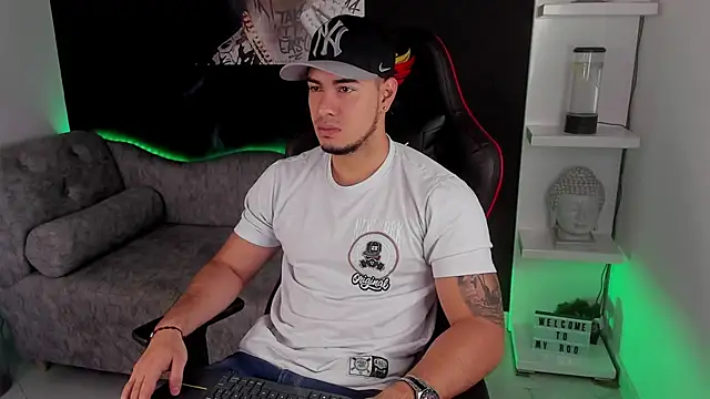 Snapshot of Dimitri_Colleman chatting on 19, 1, 2025 Dimitri Colleman online show from 19, 1, 2025