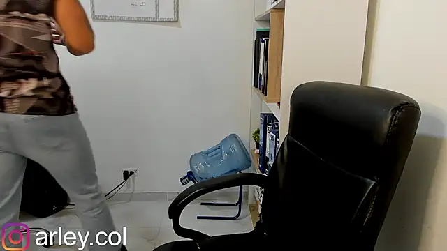 Snapshot of Dimitri_Colleman chatting on 24, 1, 2025 Dimitri Colleman online show from 24, 1, 2025