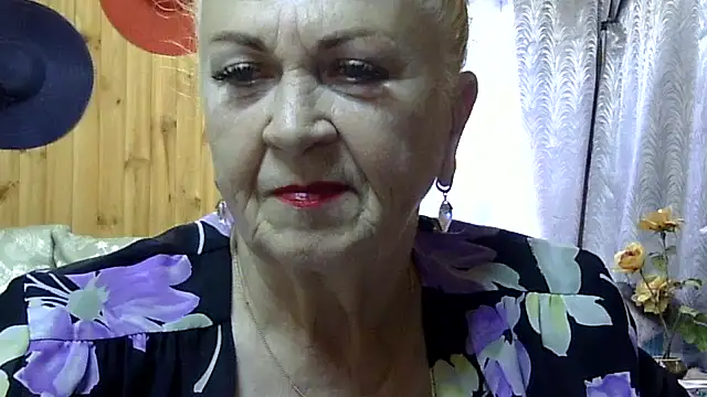 Emma52610 online show from 25, 9, 2025